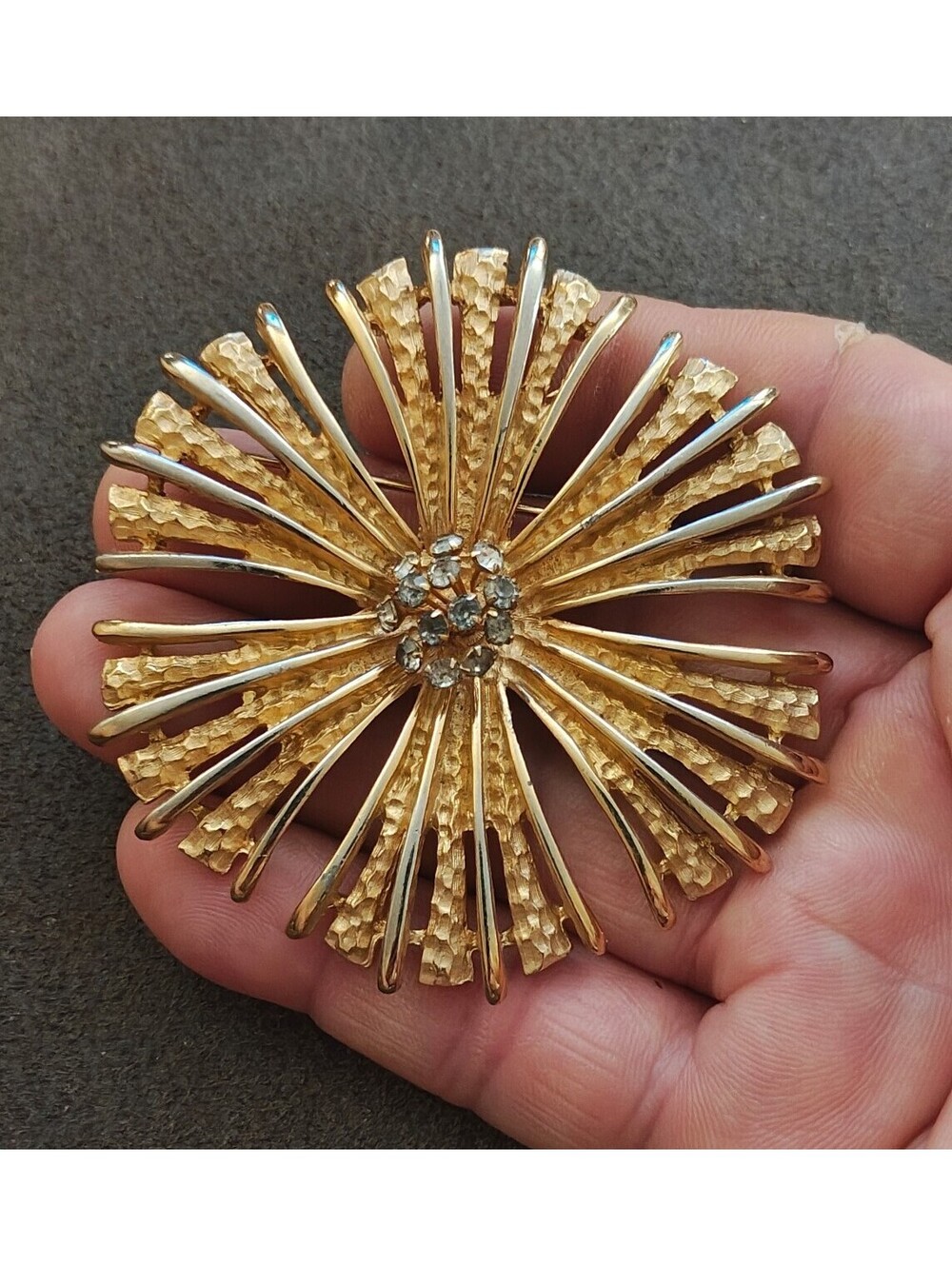 1960s Textured Gold Tone Floral Starburst Statement Brooch Pin